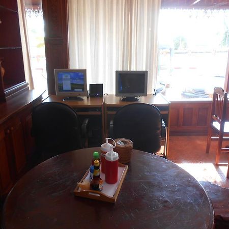 Chanthasom Guesthouse Ban Nongdouang Exterior photo