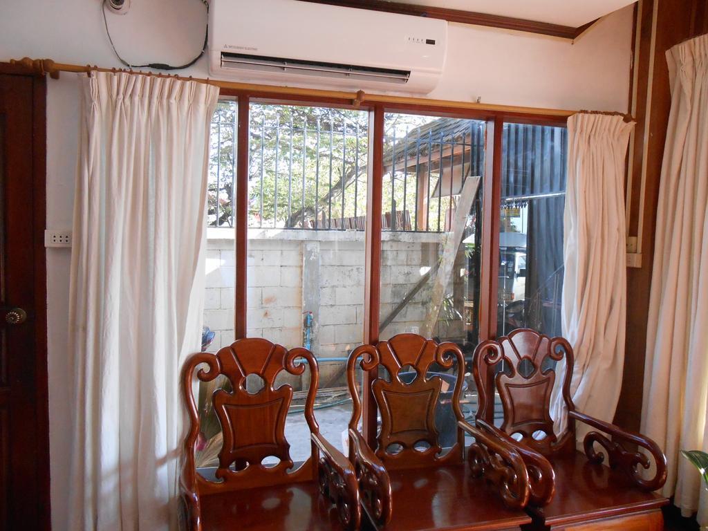 Chanthasom Guesthouse Ban Nongdouang Exterior photo