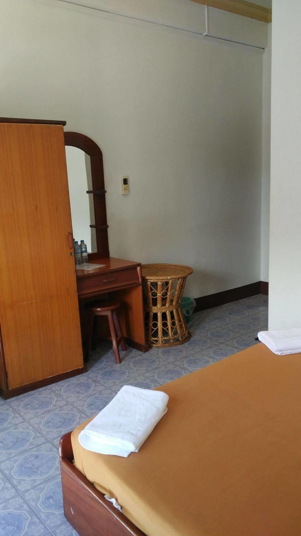 Chanthasom Guesthouse Ban Nongdouang Exterior photo