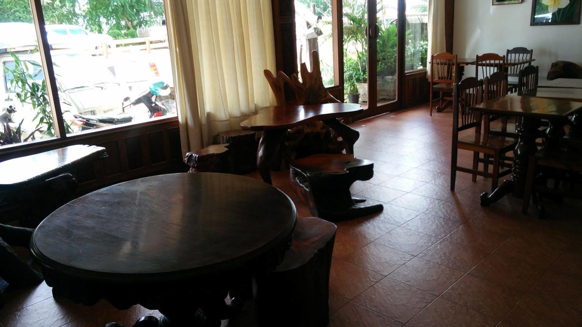 Chanthasom Guesthouse Ban Nongdouang Exterior photo